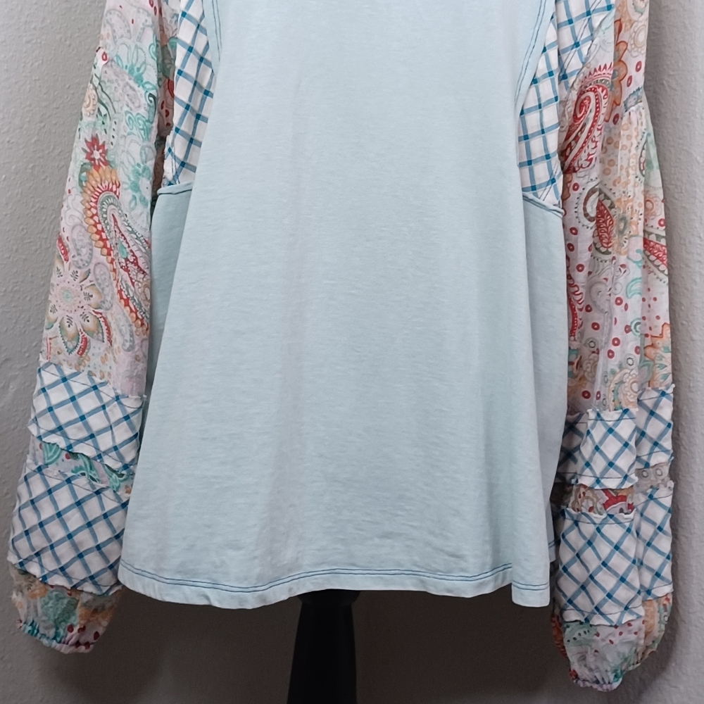 Easel Light Blue Blouse With Patterned Sleeves - image 5
